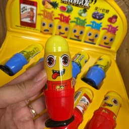 Vỉ 20 cây kẹo son đùn hình minion đáng yêu siêu ngon cho bé Đồ Chơi 4