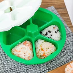 Bộ khuôn 6 ngăn nhỏ làm cơm nắm, sushi tiện lợi màu xanh hoặc trắng 1