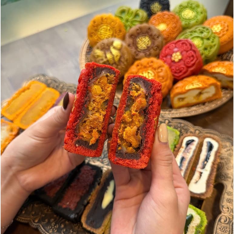 Bánh Trung Thu Nhân Khoai Môn Cao Cấp Mochi Chà Bông Trứng Muối Vỏ Gạo Đỏ 150gr | DRINKS MART