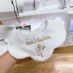 Yếm xô muslin trắng thêu tên cho bé - Yếm rửa tội đáng yêu cho bé yêu. 3