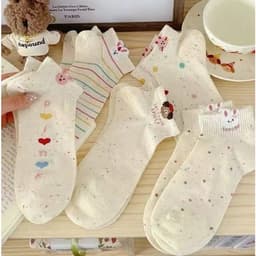 Combo 10 Đôi Tất Thỏ Bông Chấm Bi Cổ Ngắn Hình Dễ Thương 4