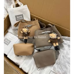 Túi Kẹp Nách Nội Địa Kèm Charm Kitty Dáng Kelly 7