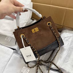 Túi Quai Vòm Da Lộn Đế Mix Da Trơn Khoá Vuông Xoay 9