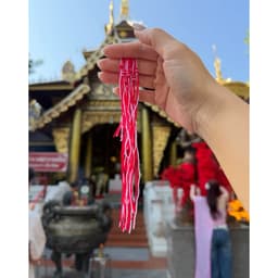 tlhh | Vòng tay sợi chỉ đỏ trắng handmade Chaing Mai cheapmoment với PerthSanta, WilliamEst, JuniorMark, SkyNani GMMTV 2