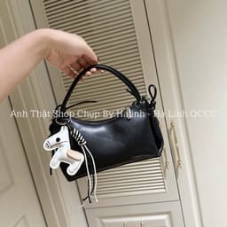 Túi Đeo Chéo Quai Vòm Nơ Hông Kèm Charm Ngựa size 20 7
