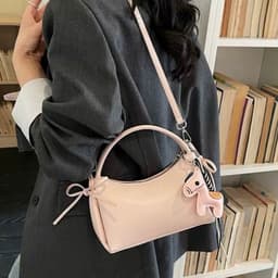 Túi Đeo Chéo Quai Vòm Nơ Hông Kèm Charm Ngựa size 20 8