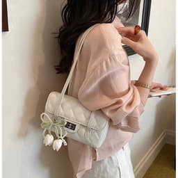 Túi Kẹp Nách Chần Trám Quai Dài Kèm Charm Nơ Hoa 9