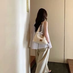 Túi Đeo Vai Tote Lưới Đan Quai Tết Kèm Charm Hoa CHSK 4