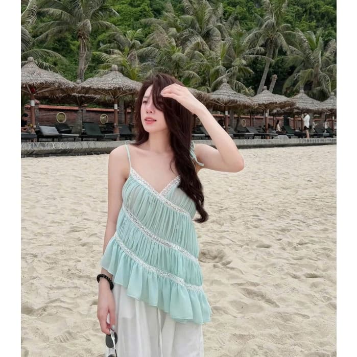 LYN- ÁO NỮ HAI DÂY XANH MINT VIỀN REN TÀ LỆCH BLP21072
