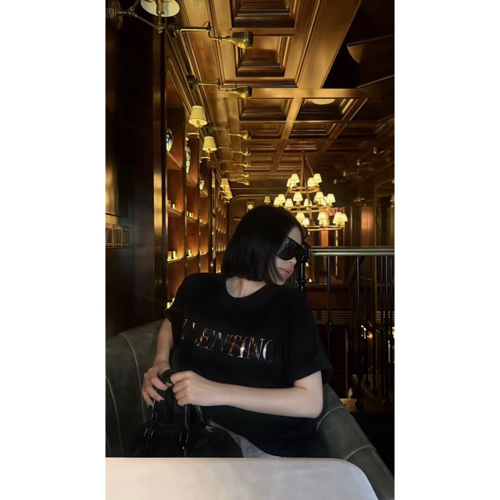 | 𝐂𝐨𝐭𝐭𝐨𝐧 𝟐𝟖𝟎𝐠𝐬𝐦 | ÁO THUN HOẠ TIẾT CHỮ TRÁNG GƯƠNG KIM LOẠI HÀNG LOẠI 1