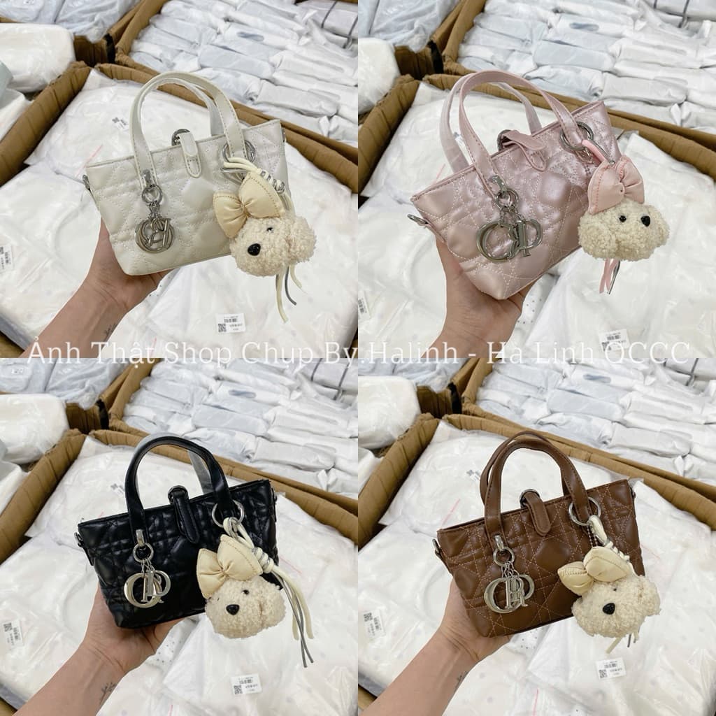 Túi Đeo Chéo Giỏ Dáng Chậu Chần Trám Kèm Charm Gấu CD