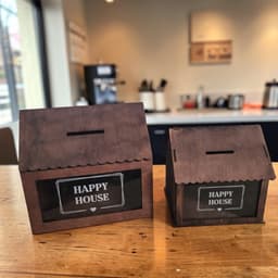 Hộp Tipbox Hình Ngôi Nhà Có Ổ Khóa | Lynhdecor MIỄN PHÍ Khắc Tên, Logo Quán Theo Yêu Cầu 1