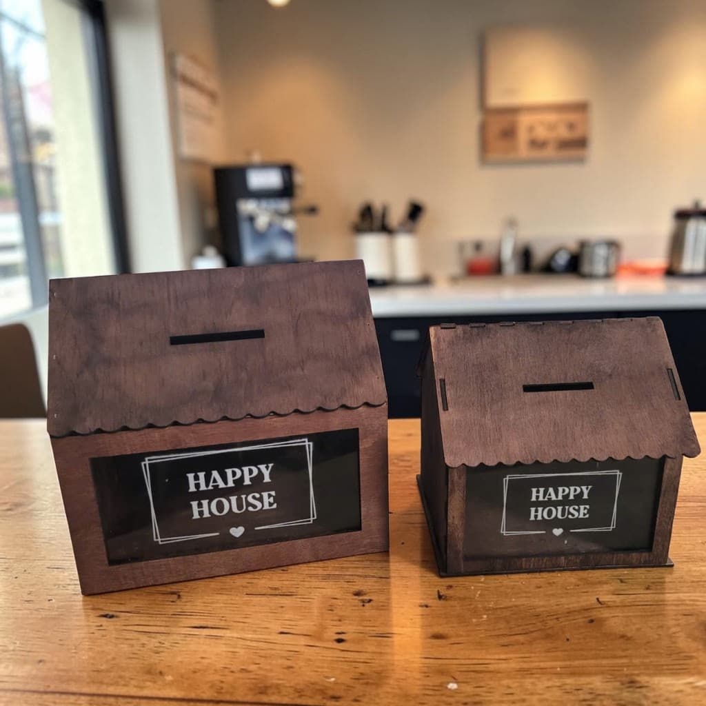 Hộp Tipbox Hình Ngôi Nhà Có Ổ Khóa | Lynhdecor MIỄN PHÍ Khắc Tên, Logo Quán Theo Yêu Cầu