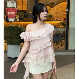 [BST HÈ 2026 - CHIOCO] Áo Babydoll Kiểu Nữ Dáng Trễ Hở Vai Bèo Nhún Xếp Tầng Điệu Đà Mùa Hè Kimee - KA877 1