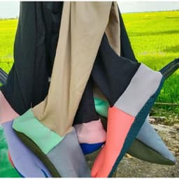 vớ đi ruộng bảo vệ chân dày dặn, dài tới đầu gối 2