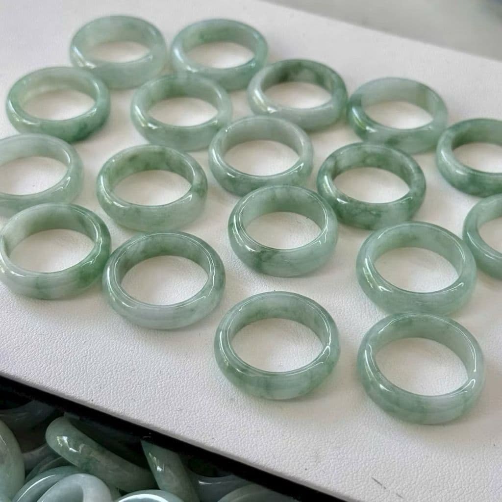 Nhẫn Cẩm Thach Xanh Táo Jadite A Size 16-19mm Tặng Kèm Hộp xinh xinh