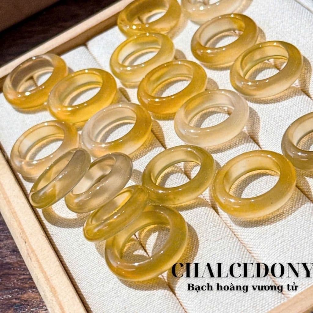 Nhẫn Chalcedony Bạch Hoàng Kim Size 16-17mm sdep xịn xò