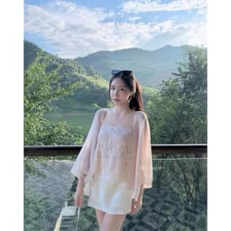 Sét vay Tiểu Thư Áo Ren Babydoll Phối Choàng Tay Lỡ Mềm Và Chân Váy Lụa Ngắn Dịu Dàng 6