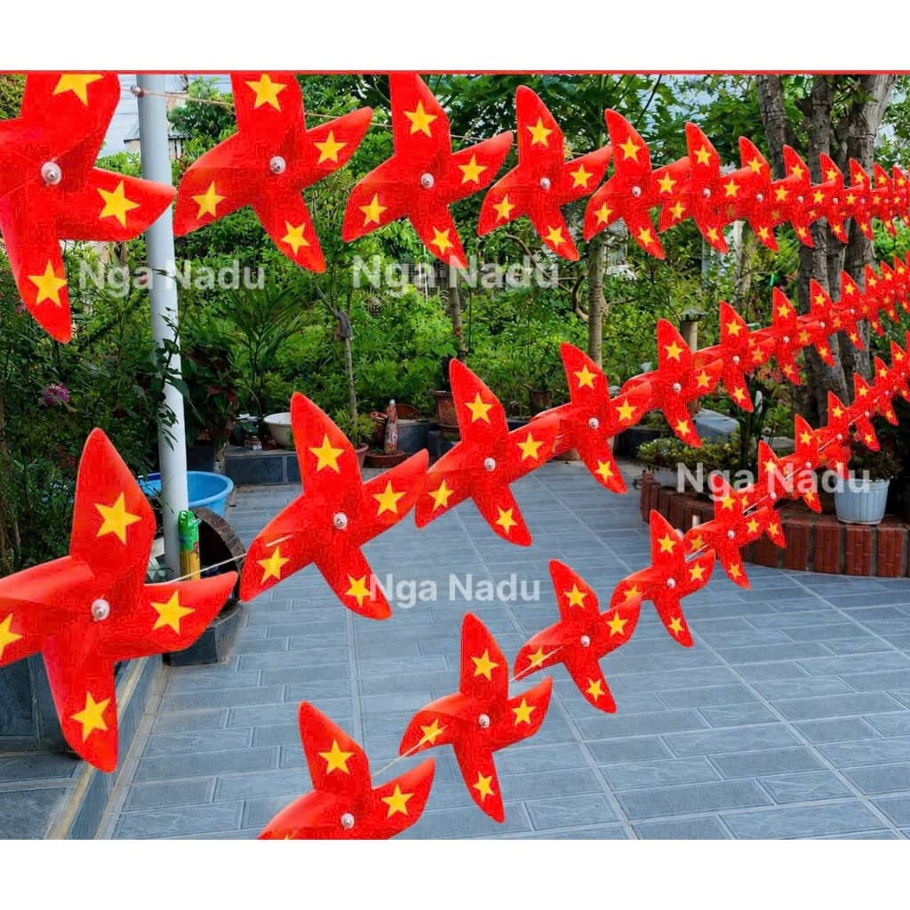 DÂY Chong chóng CỜ ĐỎ SAO VÀNG,TÔI YÊU VIỆT NAM cầm tay hay treo trang trí trường học,khai giảng 2/9,quán cà phê,trà sữa