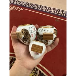 Cóng Chim Hoạ Mi, Cóng decal hàng tàu đựng thức ăn cho chim gắn sẵn tai tre tia cữ 1.8 sang trọng, tiện lợi 2