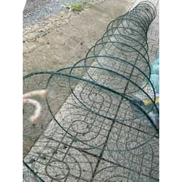 Lú Thái xanh bắt tôm cá, 14 vòng nhựa 10 ly, kích thước dài 4,5m, miệng 1,6m, cao 1m, lưới 3–5 phân. kèm cặp cây tre 2