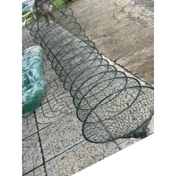 Lú Thái xanh bắt tôm cá, 14 vòng nhựa 10 ly, kích thước dài 4,5m, miệng 1,6m, cao 1m, lưới 3–5 phân. kèm cặp cây tre 5