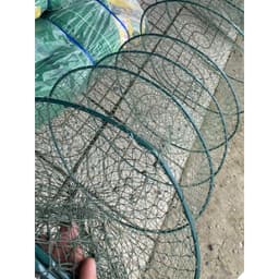 Lú Thái xanh bắt tôm cá, 14 vòng nhựa 10 ly, kích thước dài 4,5m, miệng 1,6m, cao 1m, lưới 3–5 phân. kèm cặp cây tre 7
