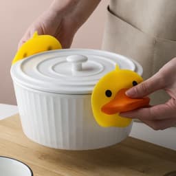 【Hot】Sét 2 miếng kẹp nhắc nồi bằng silicon cách nhiệt hình chú vịt dễ thương 1