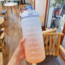 Bình nước thể thao 2 lít có vạch chia giờ nhắc nhở uống nước bình đựng nước cỡ lớn kèm ống hút 7