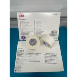 Set 2 cuộn, 6 cuộn, Băng keo lụa y tế 3M Durapore mã 1538-1 kích thươc 2,5cm x 9,1m. 2