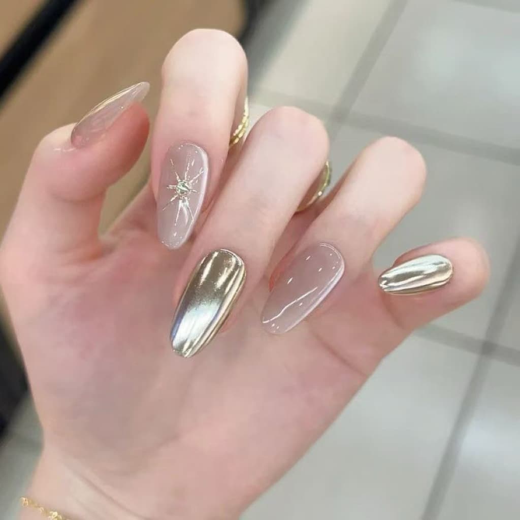 "Nail Giả Nude Chrome Bạc Gương Đá Mặt Trời Sang Chảnh Thời Thượng"