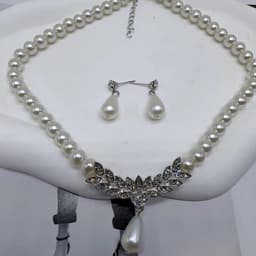 Bộ Trang Sức Cô Dâu Ngọc Trai 2 Món – Vòng Cổ Khuyên Tai Ngọc Trai Giọt Nước Đính Đá Sang Trọng 4