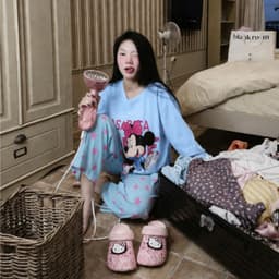 Áo phông giấy gạo dài tay cổ tròn in hình MK đeo nơ hồng nasa 5