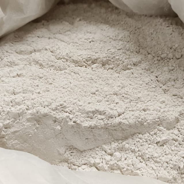 4kg Vôi bột nông nghiệp đã qua xử lí, cải tạo đất trồng cây ,xử lý ao chuồng trại ,khử chua