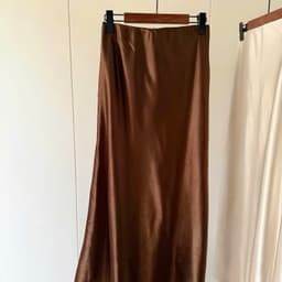 Chân váy lụa Loire Skirt lưng thun đuôi cá dáng lửng 9