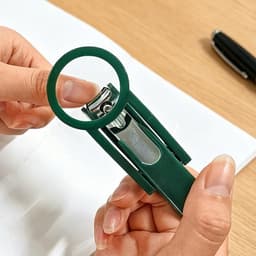m Bấm Móng Tay Đa Năng Có Kính Phóng Đại – Kìm Cắt Móng Cho Người Lớn Tuổi, Thiết Kế Chống Văng, Tiết Kiệm Lực 2