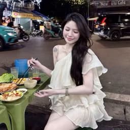 Áo lệch vai bèo tầng chất tơ nhẹ bồng bềnh, áo tơ chéo vai xếp tầng dáng ngắn nhẹ nhàng quyến rũ 6