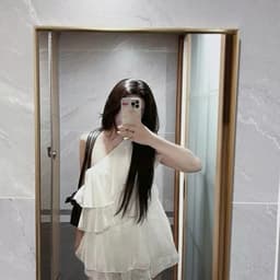 Áo lệch vai bèo tầng chất tơ nhẹ bồng bềnh, áo tơ chéo vai xếp tầng dáng ngắn nhẹ nhàng quyến rũ 7