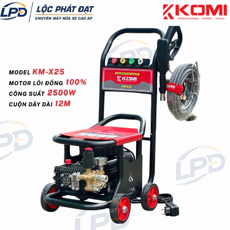 Máy xịt rửa cao áp KOMI KM-X25 công suất 2,5kW, lưu lượng 13L/p, áp lực 200bar, CB chống giật, có bánh xe đẩy tiện lợi.