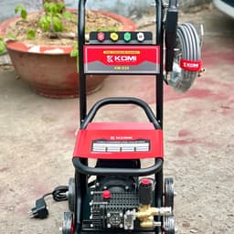 Máy xịt rửa cao áp KOMI KM-X25 công suất 2,5kW, lưu lượng 13L/p, áp lực 200bar, CB chống giật, có bánh xe đẩy tiện lợi. 3