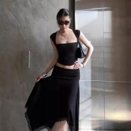 Sẵn Naâu-Set Áo Cổ Vuông Nhún Phối Chân Váy Cạp Trễ Tua Rua Phong Cách Y2K 3