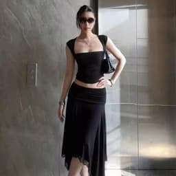 Sẵn Naâu-Set Áo Cổ Vuông Nhún Phối Chân Váy Cạp Trễ Tua Rua Phong Cách Y2K 4