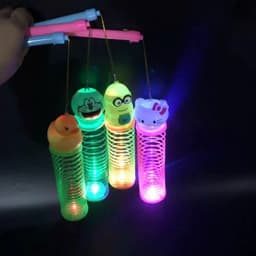 Đèn lồng lò xo xinh xắn hoạt hình có sẵn đèn led cho bé 7