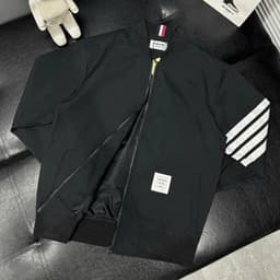 Áo Khoác Gío Bomber Nam Thôm Phối 4 Vạch Tay 4