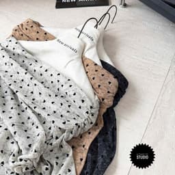Áo giấy tim phun ánh nhũ trễ vai dài tay mềm 7