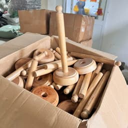 Cây Cọc Gỗ Để Cuộn Giấy Lau Đa Năng và Cuộn Giấy Lau Đa Năng In Hình Họa Tiết/ ComBo 3 Cuộn Túi Trong đựng Thực Phẩm. LM 5