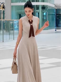 Đầm váy dài, Đầm thiết kế chất Kaki sọc sát nách phối cổ V nơ dáng dài xòe thanh lịch kèm phụ kiện 4