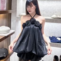 Set yếm bồng bềnh hoa nổi phong cách tiểu thư phối quần tơ bí sang chảnh quyến rũ 5
