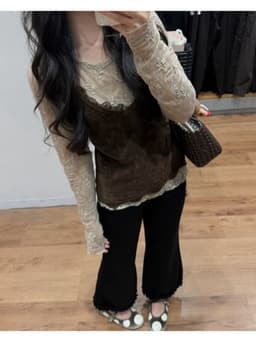 𝐀̉𝐧𝐡 𝐭𝐡𝐚̣̂𝐭 - 𝐇𝐚̀𝐧𝐠 𝐐𝐂 Set áo ren mỏng vân hoa kèm áo 2 dây nhung phối ren form vừa, set áo kiểu dài tay 10