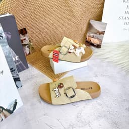 Dép Bánh Mì Nữ Đính Charm Dễ Thương, Quai Ngang Khóa Vuông Đế Dày 7